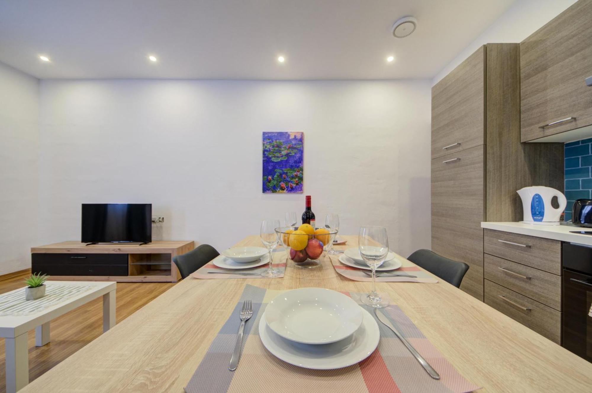 Apartment Centre By Shortletsmalta Sliema