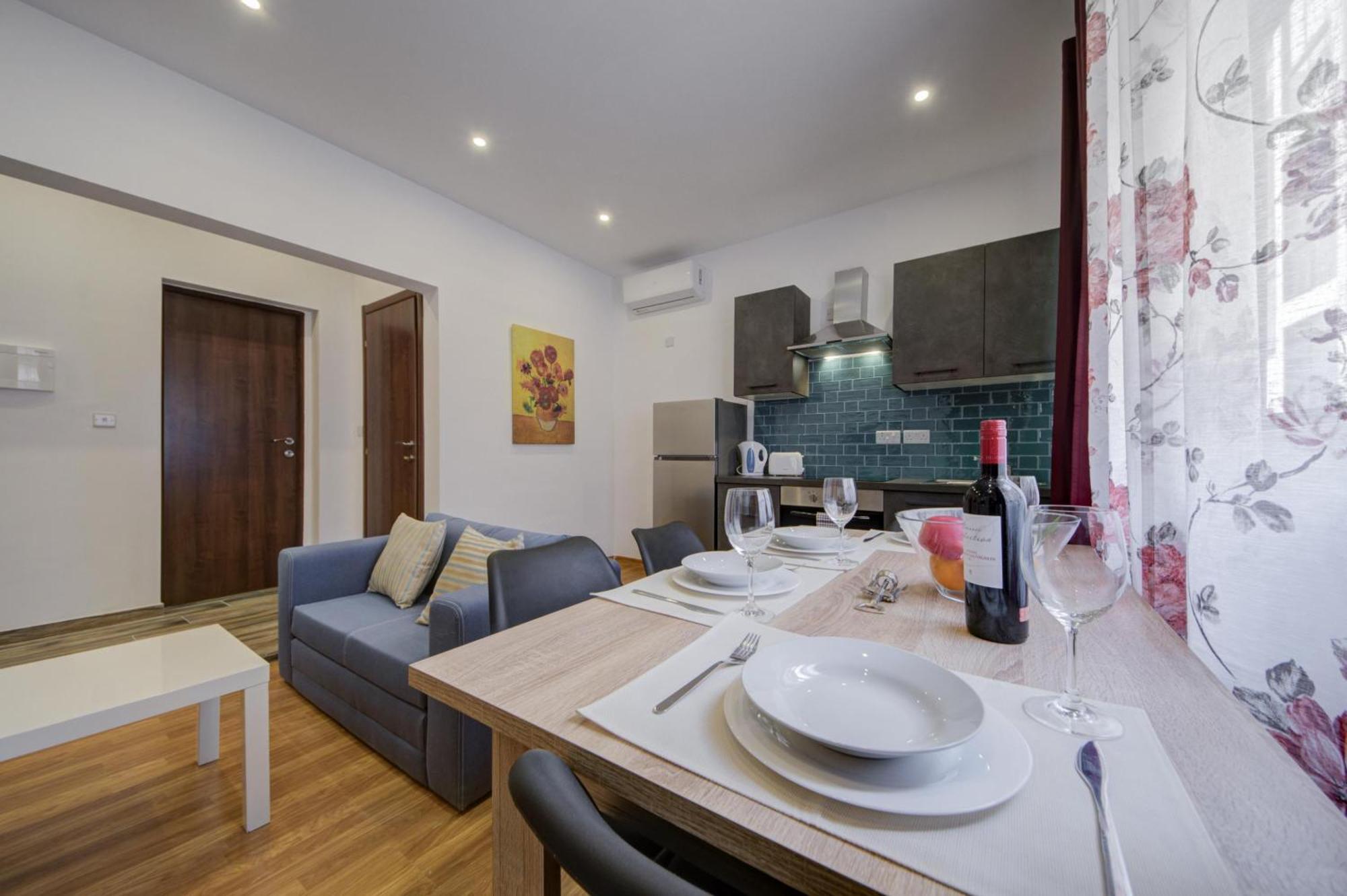 Centre By Shortletsmalta Apartment Sliema