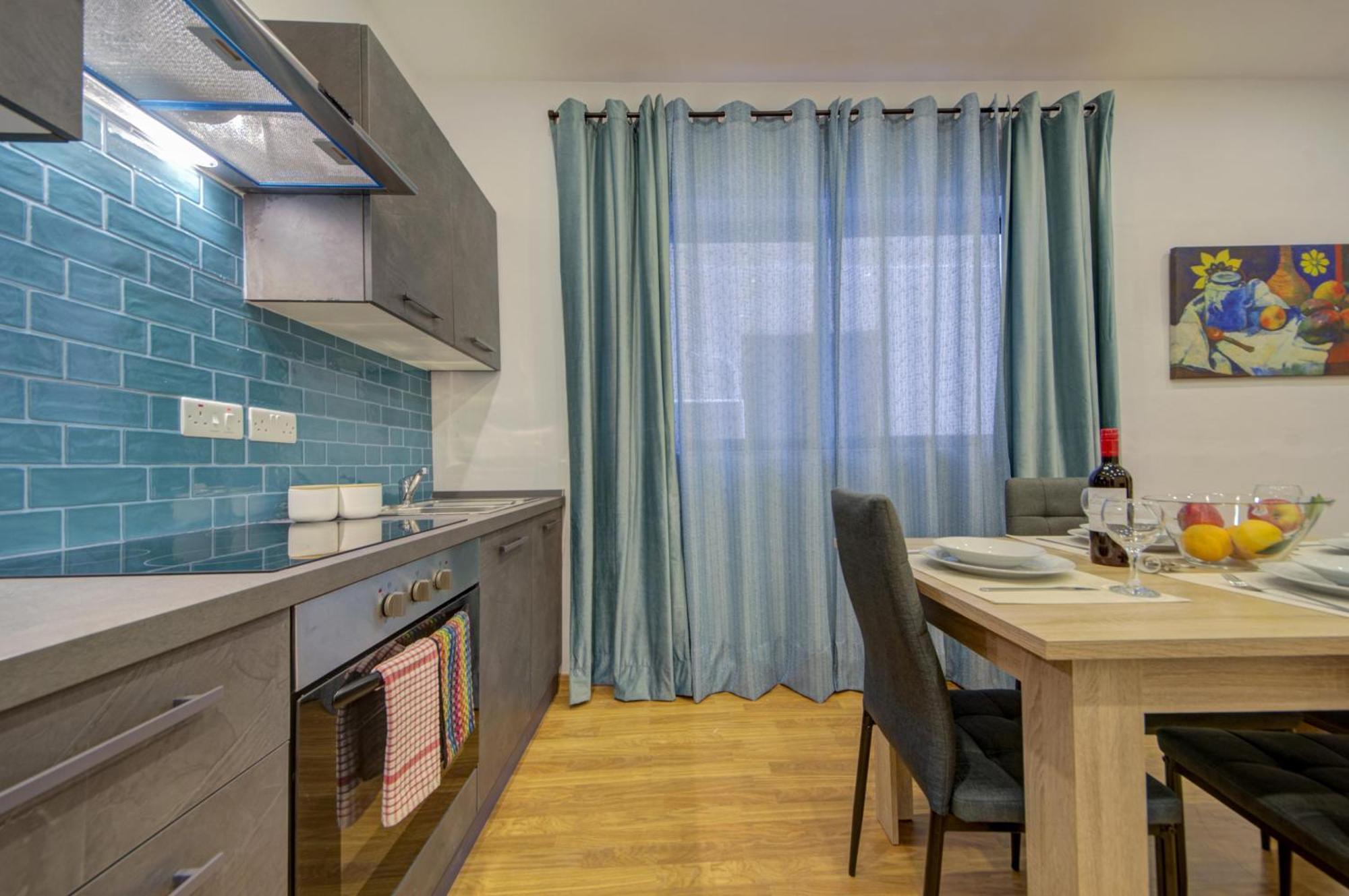 Apartment Centre By Shortletsmalta Sliema