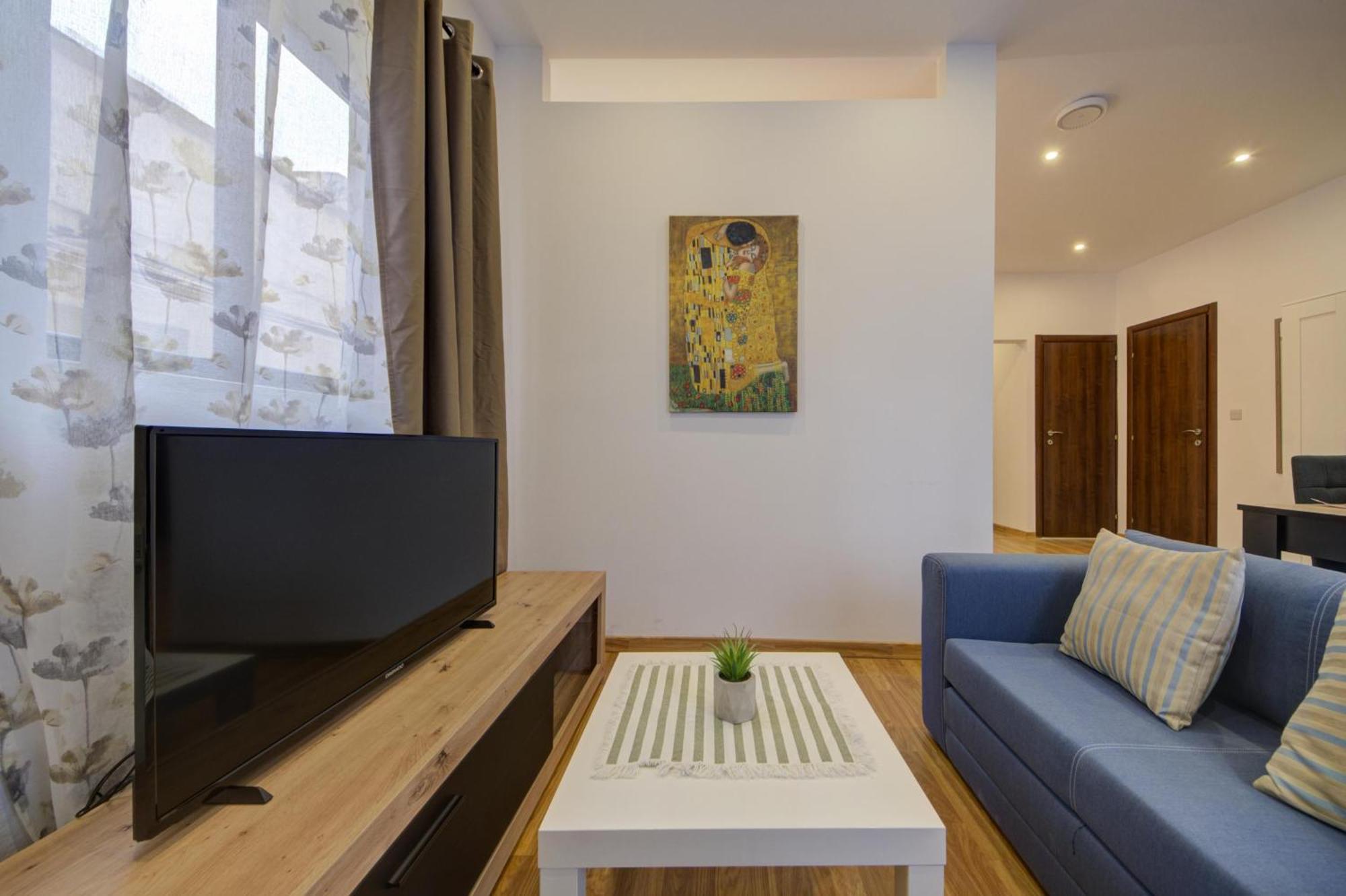 Apartment Centre By Shortletsmalta Sliema