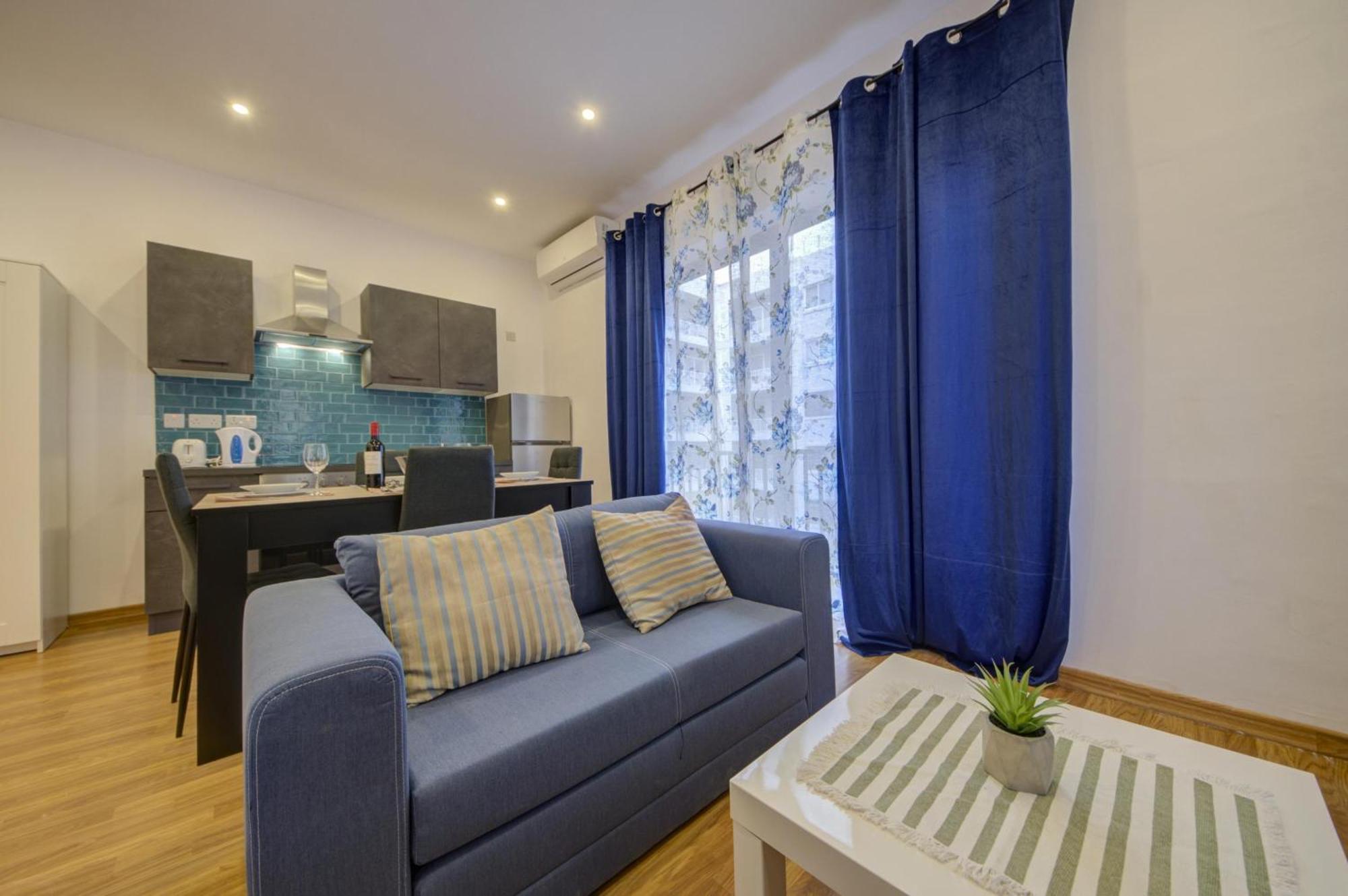 Apartment Centre By Shortletsmalta Sliema